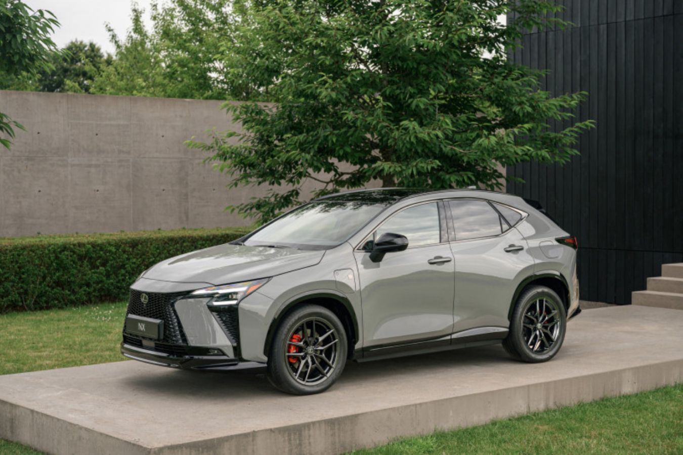Ανανεωμένο Lexus NX: Φρέσκια εμφάνιση, έως 307 PS & φουλ αναβαθμισμένο